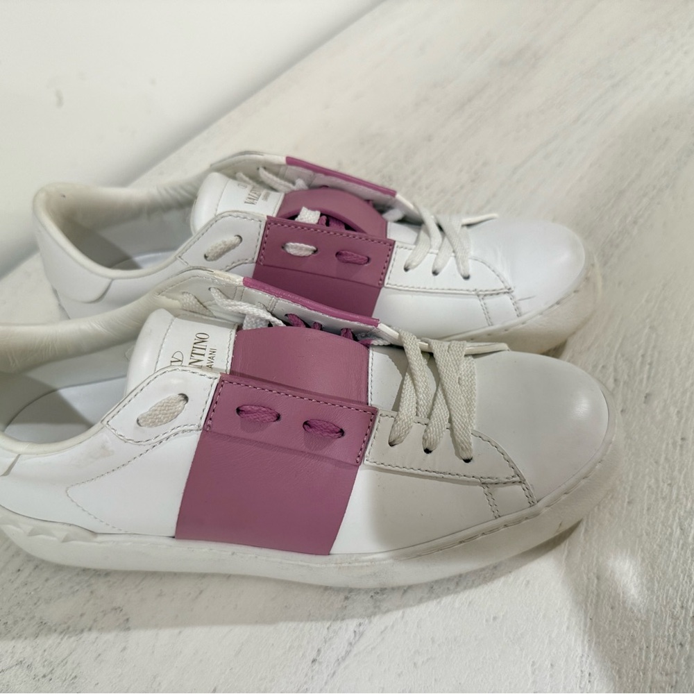 Valentino White and Pink Sneakers with Minimal Rockstuds on heel - Picture 2 of 9